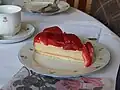 Ein Stück Erdbeer-Kuchen