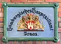 Das Hamburger Wappen auf einem alten Hauptzollamt