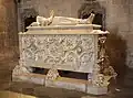 Sein Grab in einer Kirche in Lissabon