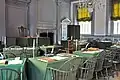 In Philadelphia steht die Hall of Independence. So etwa hat das Zimmer ausgesehen, in dem man sich getroffen hat.