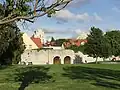 Die Stadtmauer von Visby auf Gotland stammt aus der Zeit der Hanse.