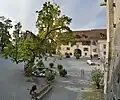 Im Innenhof von Schloss Lenzburg. Es steht im Kanton Aargau in der Schweiz.