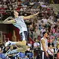 Ein Volleyballspieler beim Aufschlag