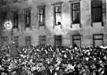 Als Hitler Kanzler wurde, ließ er sich von seinen Anhängern feiern.