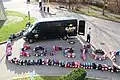 Diese Leute sammeln alte Ranzen und verteilen sie an Kinder, die welche brauchen.