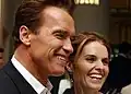Bis zum Jahr 2011 war er mit Maria Shriver verheiratet.