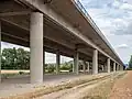 Eine Autobahn-Brücke aus Beton