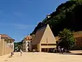 In Liechtenstein ist Vaduz die Hauptstadt. Sie hat 5000 Einwohner. Das ist eigentlich nur ein Dorf.