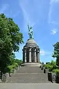 Das Hermannsdenkmal steht 60 Kilometer von Kalkriese entfernt.