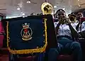 Eine Trompeterin der Marine-Band von Nigeria