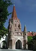 Das Kreuztor ist ein altes Stadttor aus dem 14. Jahrhundert.
