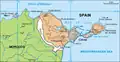 Ceuta ist ein kleiner Teil Spaniens in Afrika. Er grenzt nur an Marokko und das Mittelmeer.