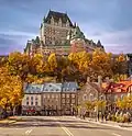 In Kanada steht das Château Frontenac. Das teure Hotel wurde im Jahr 1893 gebaut.