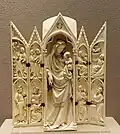 Eine Statue von Jesus' Mutter Maria, gemacht im Mittelalter in Frankreich