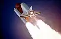 Ein Space Shuttle auf dem Weg ins All