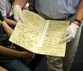 Das Deutsche Museum in München bewahrt Ohms Laborbuch auf. Darin notierte er um das Jahr 1825 das Ohmsche Gesetz.