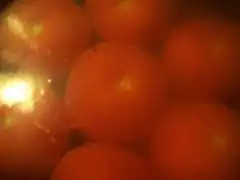 Die Tomatenhaut platzt