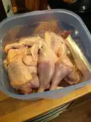 Resultat von einer Stunde Arbeit, drei Perlhühner ohne Knochen. Zugenäht und fertig zum stopfen.