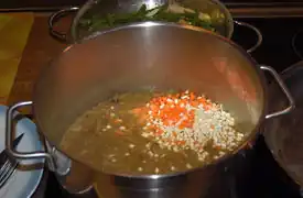 Die Brunoise zugeben.
