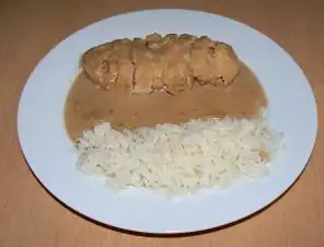 Hähnchenbrust in Erdnusssauce