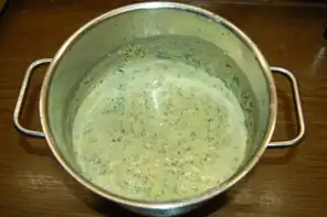 Petersiliensauce auf Béchamelbasis