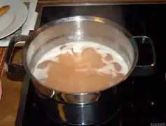 dem Gelierzucker aufkochen.