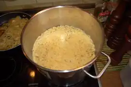 die Spätzle aufkochen lassen