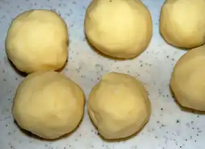 Gekochte Kartoffelklöße