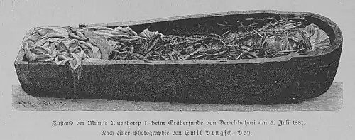 Die Gartenlaube (1884) b 630_2.jpg Zustand der Mumie Amenhotp I. beim Gräberfunde von Der-el-bahari am, 6. Juli 1881 Nach einer Photographie von Emil Brugsch-Bey