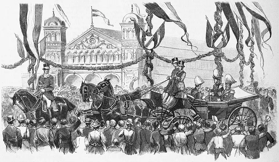 Die Gartenlaube (1886) b 624.jpg Auffahrt des Großherzogs von Baden und des Kronprinzen des Deutschen Reiches vor der Festhalle