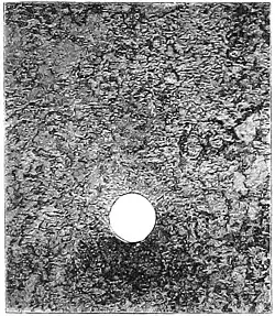 Die Gartenlaube (1890) b 161_1.jpg Einschuß des 8mm Geschosses in eine 4 mm dicke Eisenplatte