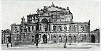 4. Gottfried Semper: Opernhaus in Dresden (1878 vollendet).