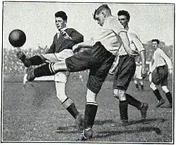 5. Fußball. (Phot. Schlochauer.)
