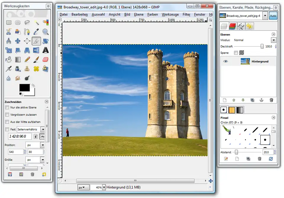 Broadway tower edit.jpg ist geladen